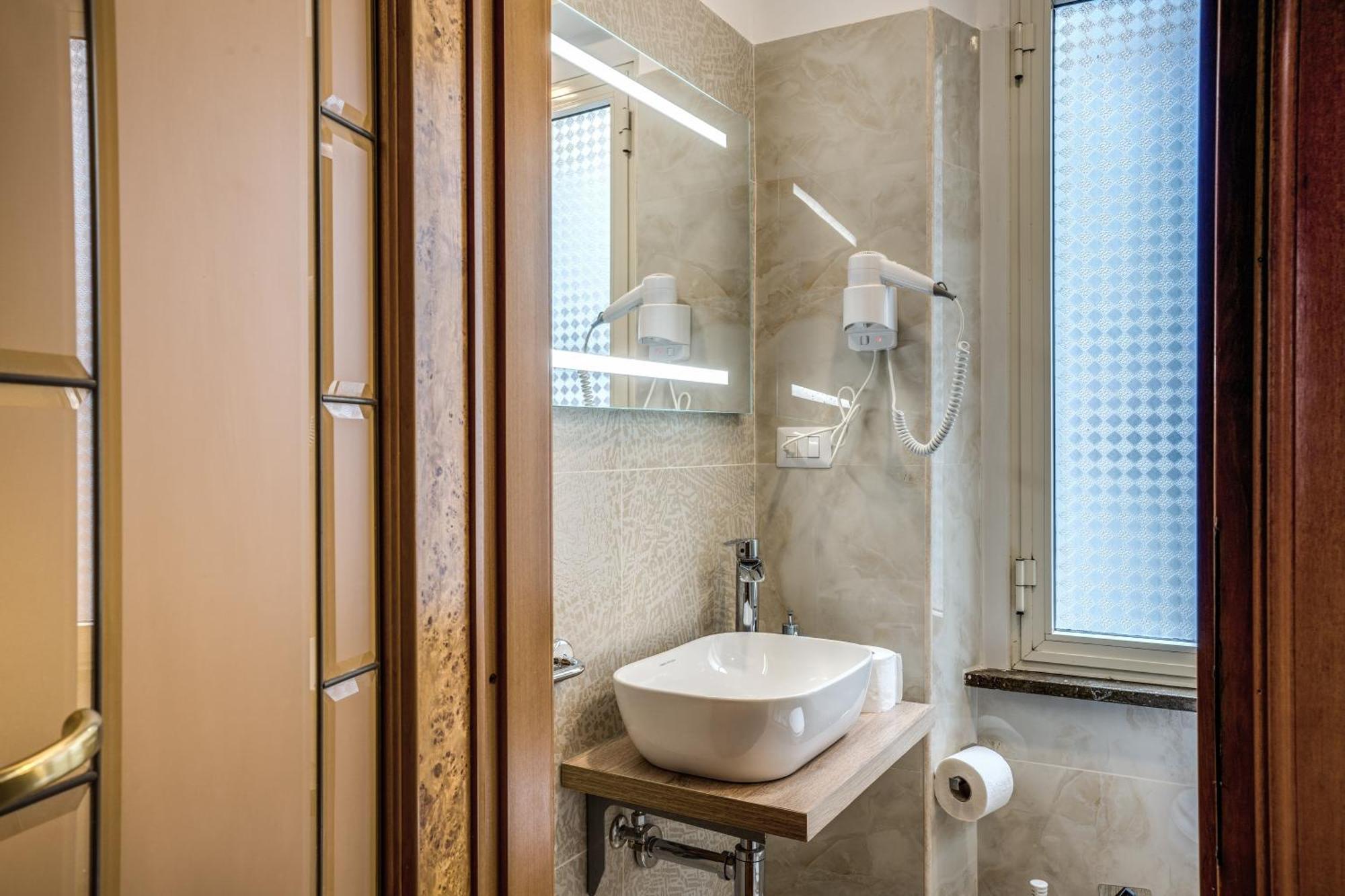 Fontana Di Trevi Charming Apartment Рим Екстериор снимка